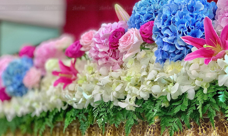 ดอกไม้งานศพ
